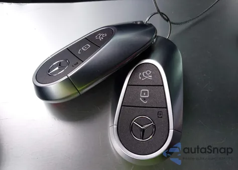 2024 Mercedes-Benz C 300 z USA, uszkodzony, nr VIN W1KAF4GB4RR209922